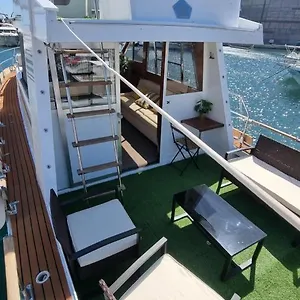 Charming Boat House In Barcelona With Big Terrace And Solarium , Sant Adrià de Besòs España